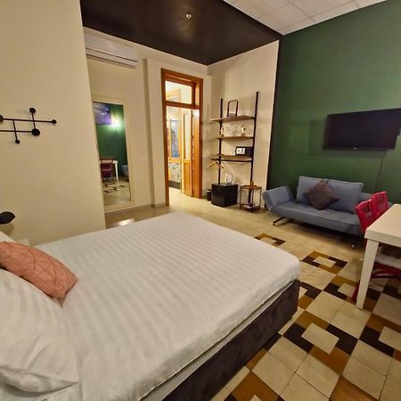 Inta Hotel (Adults Only) Tel Aviv Exteriör bild
