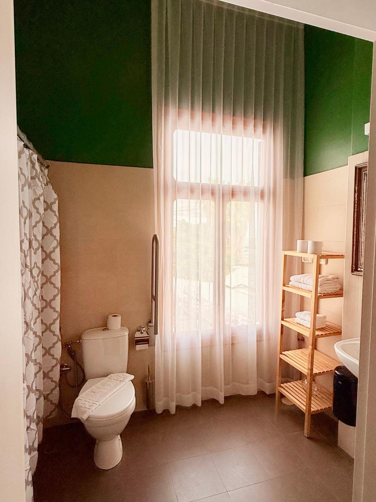 Inta Hotel (Adults Only) Tel Aviv Exteriör bild