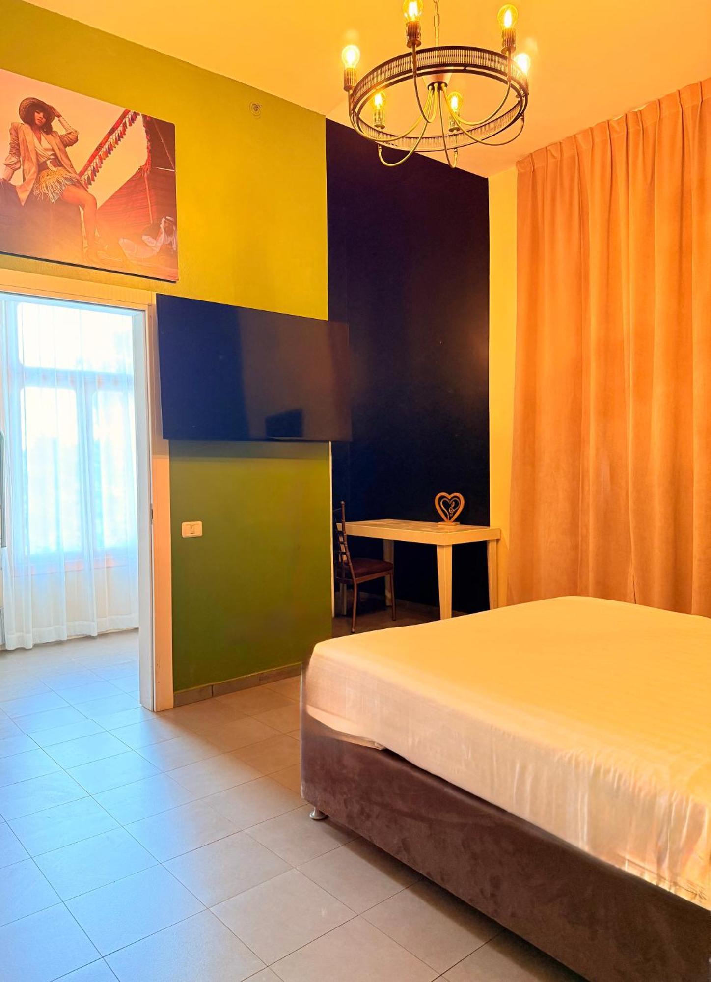 Inta Hotel (Adults Only) Tel Aviv Exteriör bild