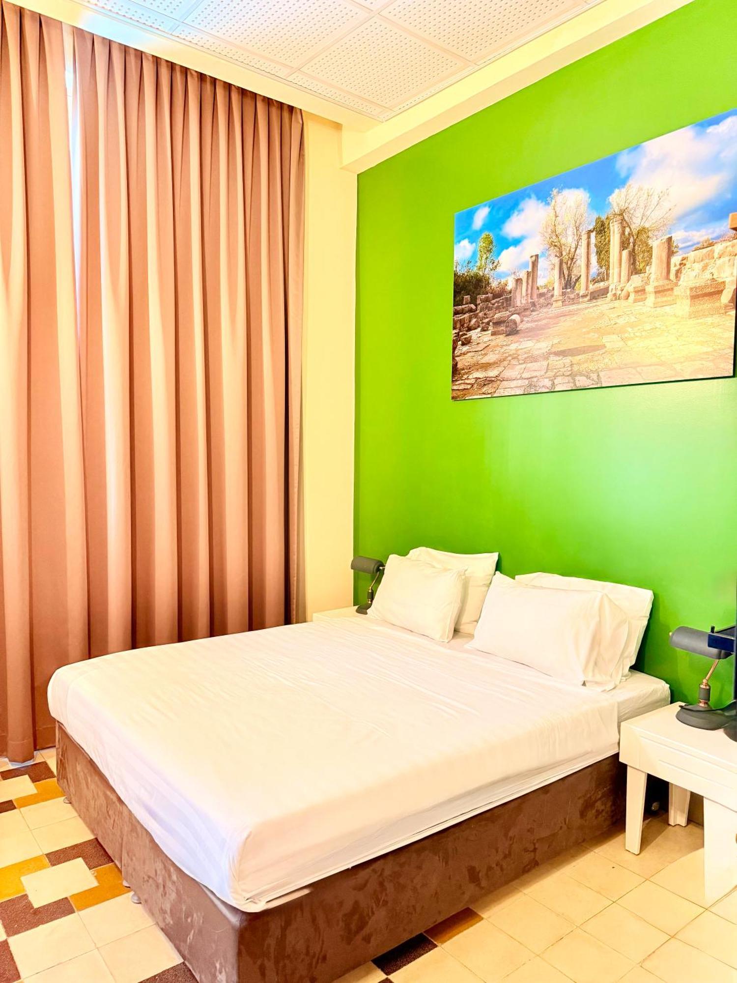 Inta Hotel (Adults Only) Tel Aviv Exteriör bild